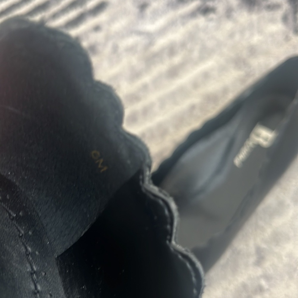 Browns Scalloped Edge Black Flats - Picture 5 of 10